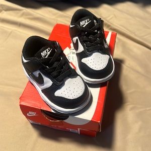 Nike dunk low size 2